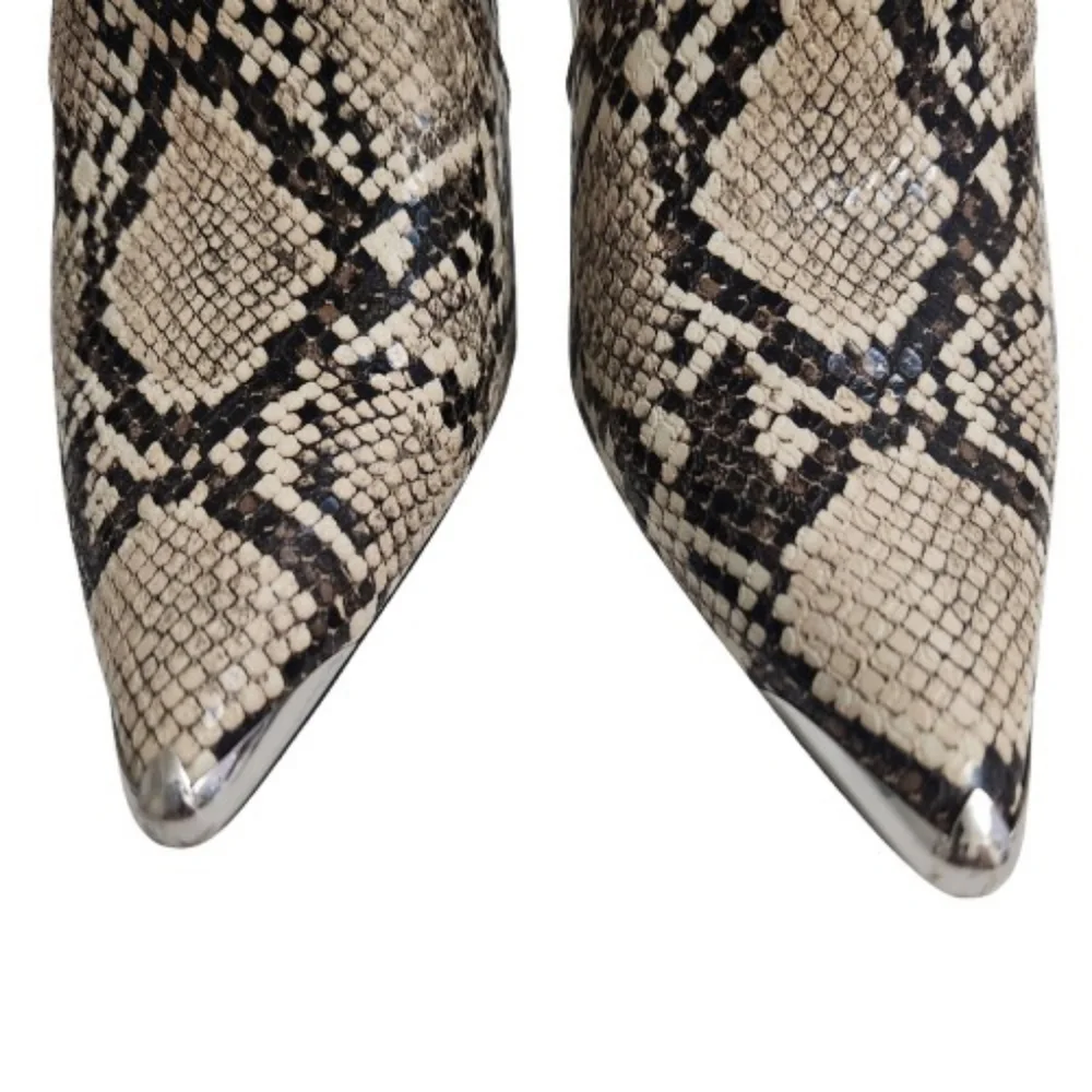 ⬇️Winnie Harlow x Steve Madden Tina Snakeskin Stiletto Boots - Picture 3 of 14